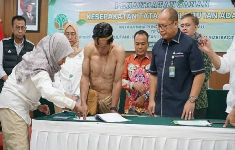 Tiga Perusahaan Alokasikan Sebagian Areal Kerja  untuk Dukung Hutan Adat Punan Batu Benau-Sajau