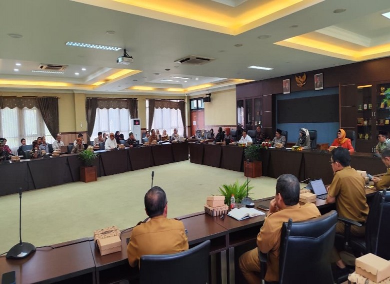 Kemenko PMK dan DPRD Kukar Dorong Perda Perlindungan Masyarakat Adat Lawas Sumping Layang